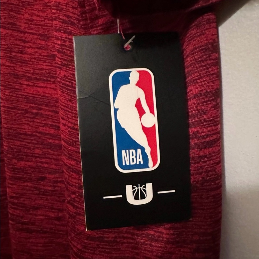 Chicago Bulls Red Graphic T-Shirt - Picture 3 of 4
